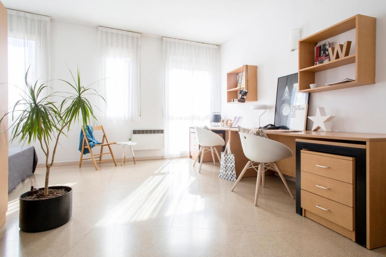 Residencia Universitaria Resa Francesc Giralt I Serra Terrassa Bagian luar foto