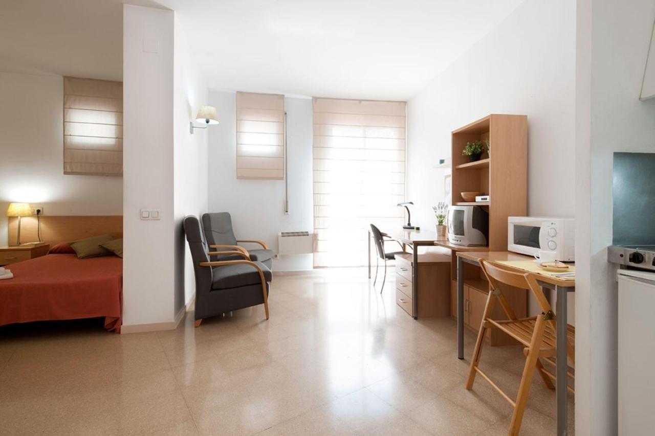Residencia Universitaria Resa Francesc Giralt I Serra Terrassa Bagian luar foto