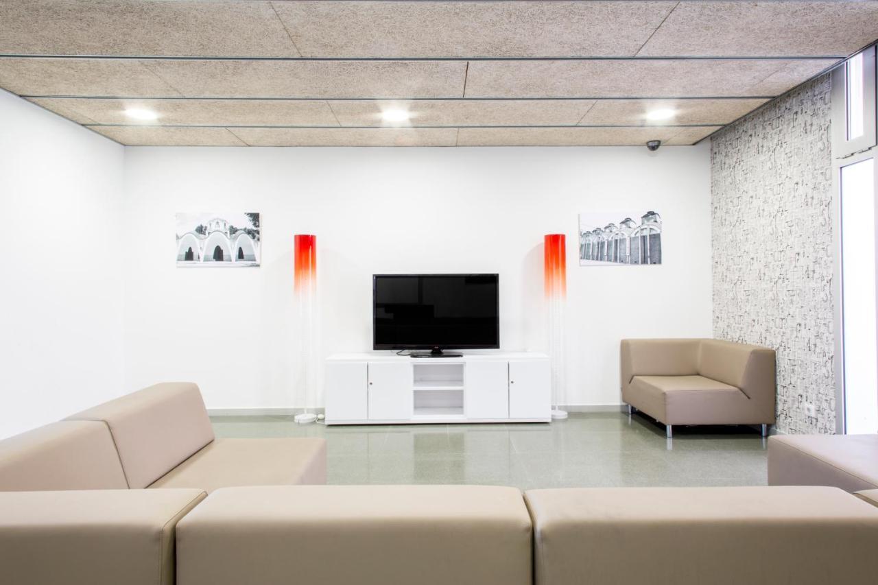 Residencia Universitaria Resa Francesc Giralt I Serra Terrassa Bagian luar foto