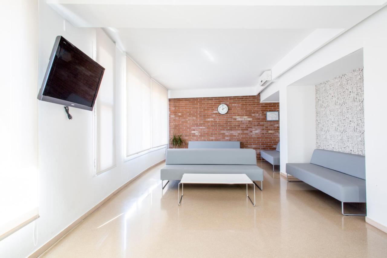 Residencia Universitaria Resa Francesc Giralt I Serra Terrassa Bagian luar foto