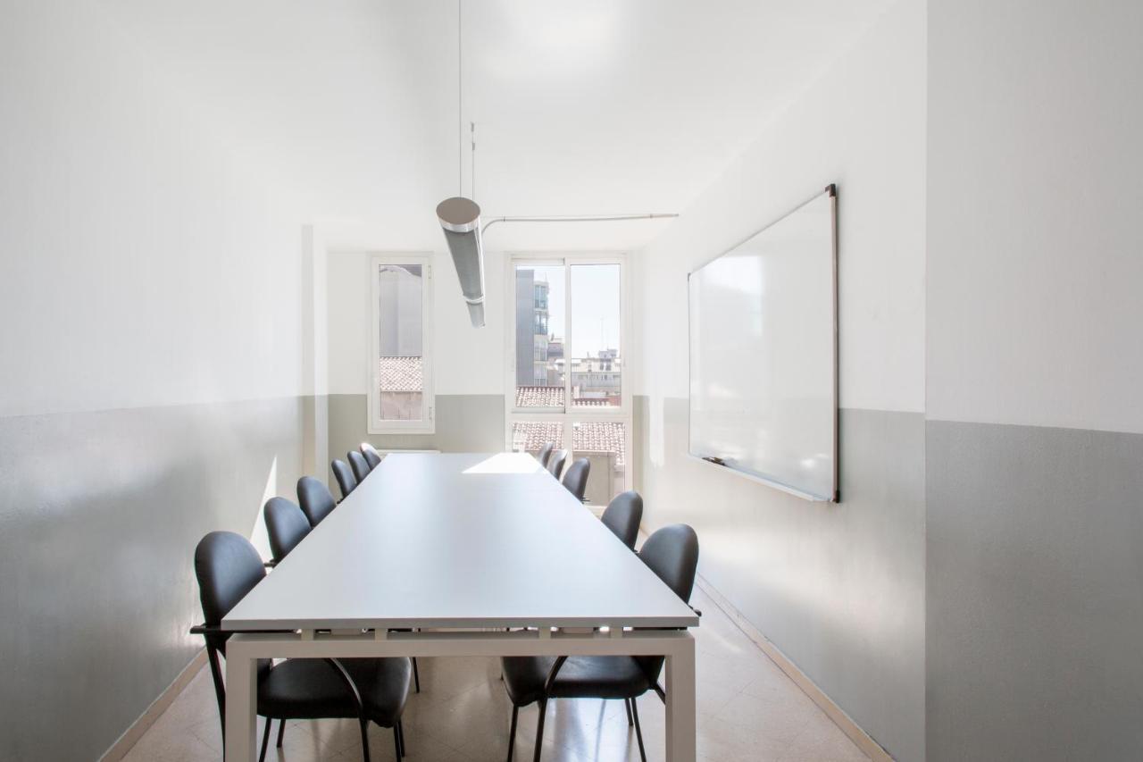Residencia Universitaria Resa Francesc Giralt I Serra Terrassa Bagian luar foto